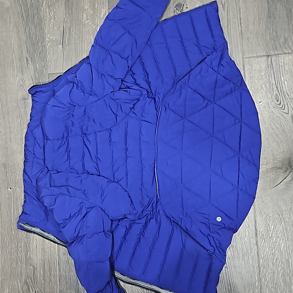 Lululemon down jacket - 4 - Picture 7 of 8